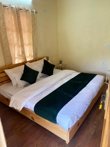 Room 3, The Peach Hillside By Royal Collection, Nainital