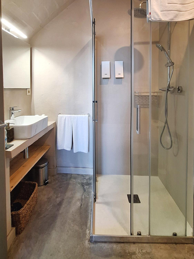 Bathroom 3, Hotel Casa Calella, Girona