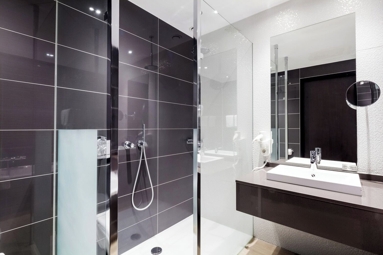 Bathroom 5, Van Der Valk Hotel Almere, Almere