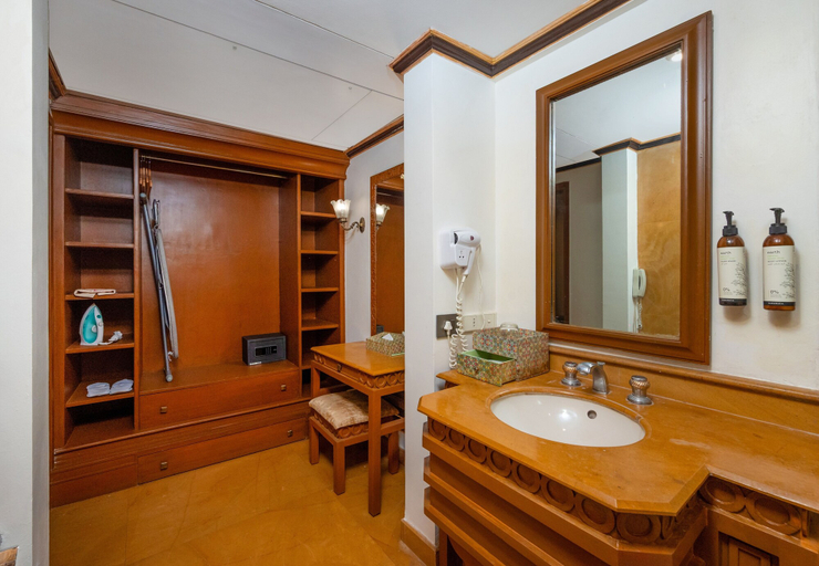 Bathroom 5, Fort JadhavGADH - A GADH Heritage Hotel, Pune