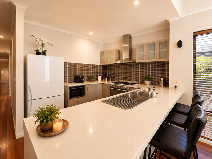 Private kitchen 3, Bay Breeze on Thomas, Busselton