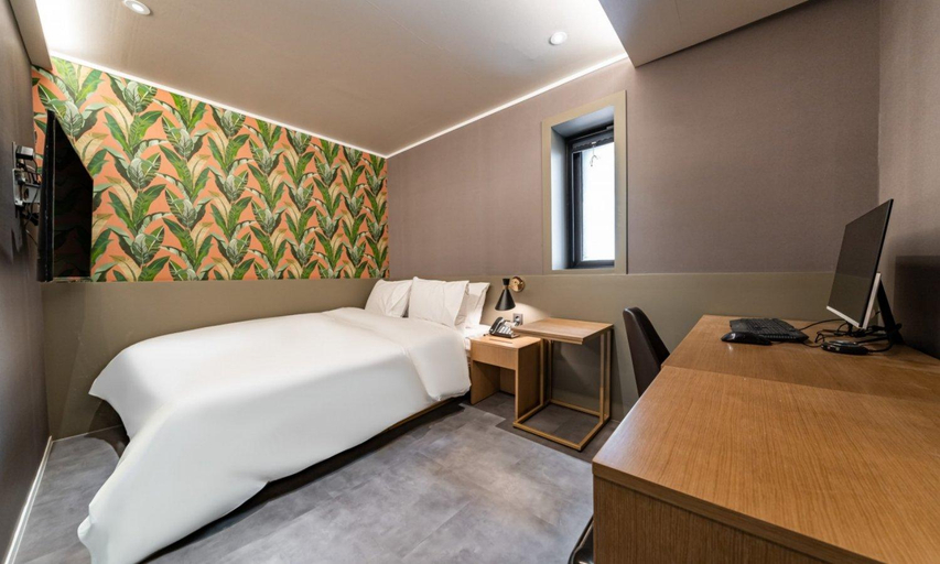 Bedroom 4, Number 25 Sinchon Branch, Mapo
