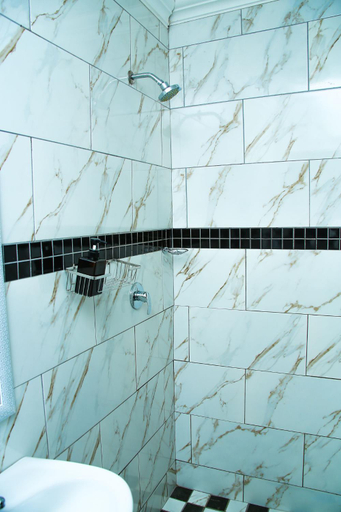 Bathroom 3, Safi Suites and Conference Centre, O.R.Tambo