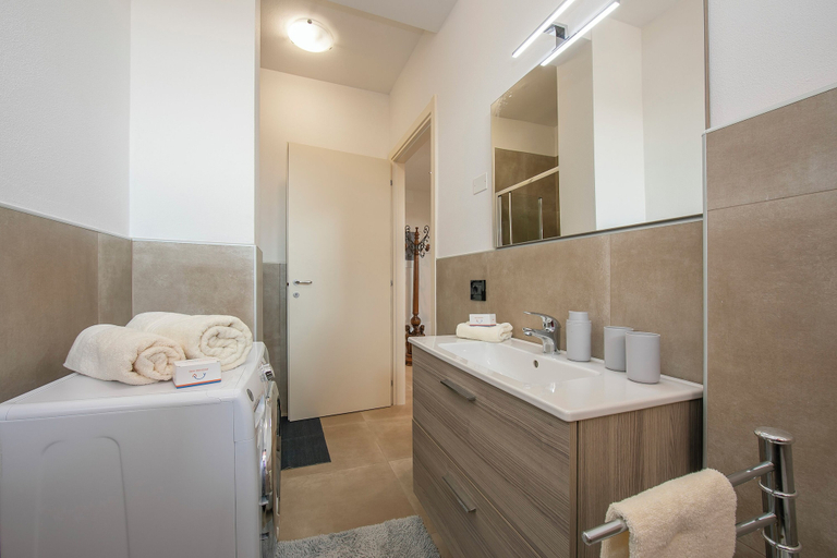 Others 3, Villa Teresa Apt Lake Garda View 2BR + Pool, Brescia