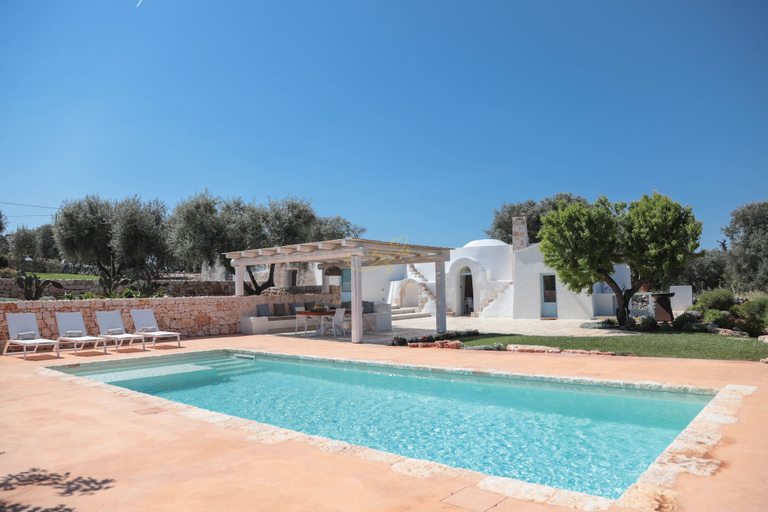 Sport & Beauty 4, TD Lamiamola Stylish Trulli & Lamie With Pool, Brindisi