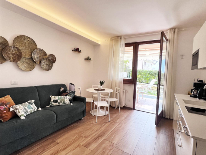Others 5, Lake Beths House, Verona
