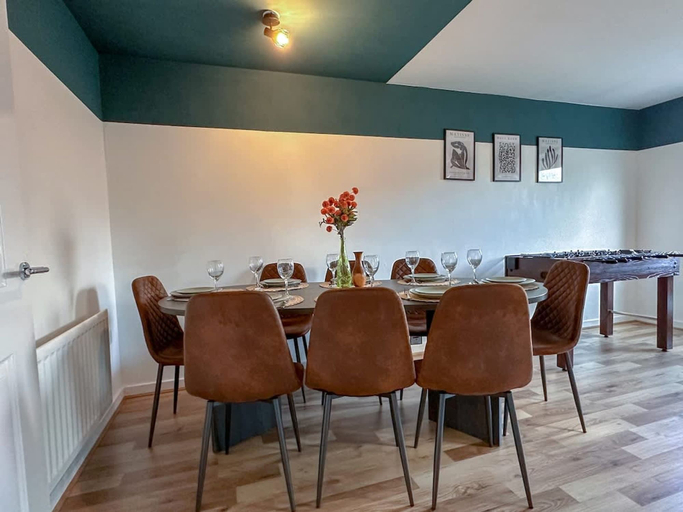 Room 2, Perfect Booking 3 Bed Home in Central Bracknell, Bracknell Forest