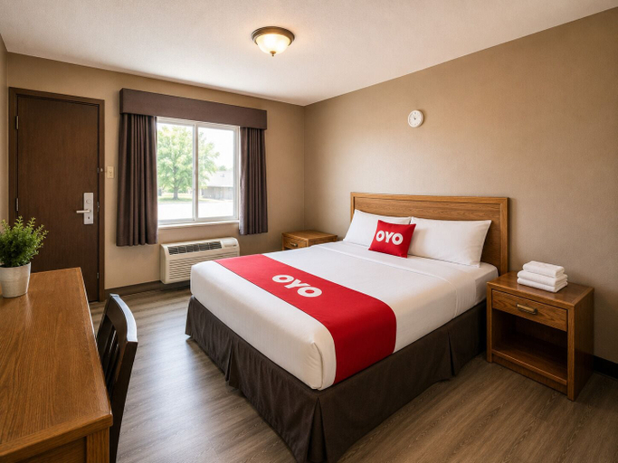Bedroom 3, Carl's Motel, Kern