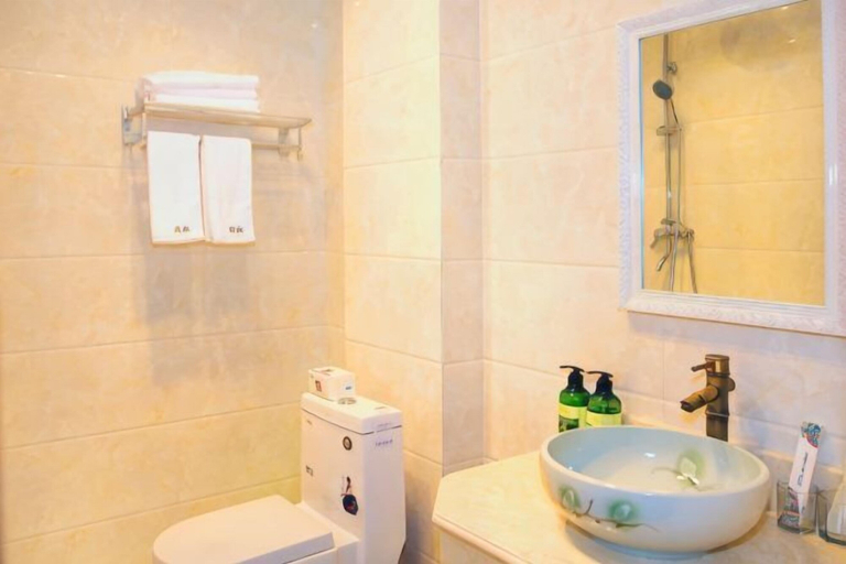 Bathroom 4, Weizhou Island Rainbow Hotel, Putian