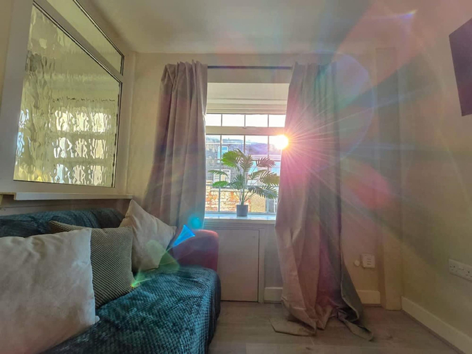 Room 4, Perfect Booking 2 Bed Home in Merthyr Tydfil, Merthyr Tydfil