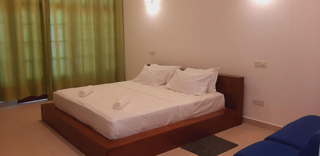 Others 5, Hotel Serugahawatta, Wellawaya