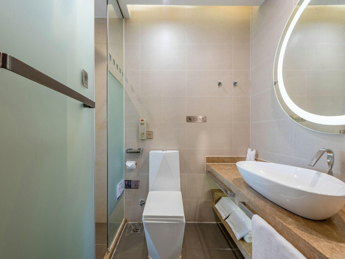 Bathroom 4, Lavande Hotel Guangzhou Shibi Metro Station, Guangzhou