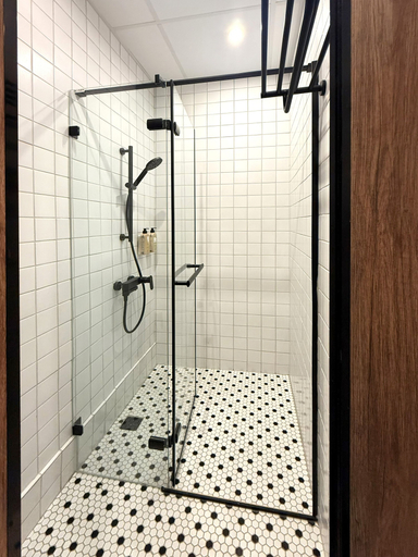 Bathroom 5, The Restro, Tainan