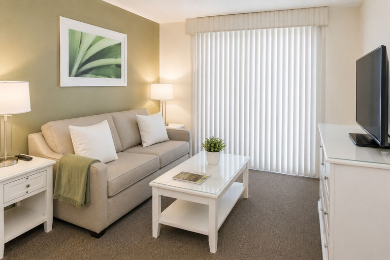Living area 5, Aurevine Hotel & Suites, Toronto