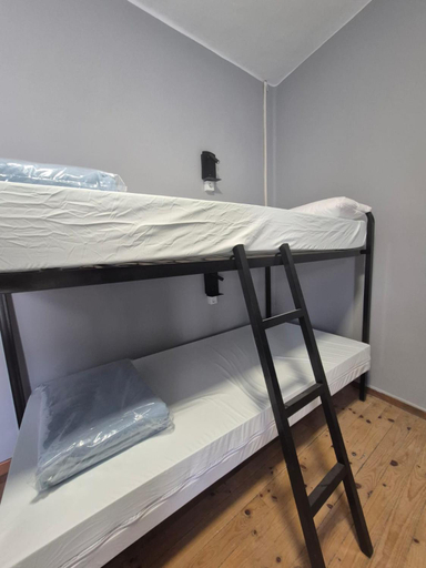 4, Albergue La Pinguina, León