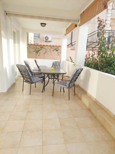 Others 5, Villa Nautica