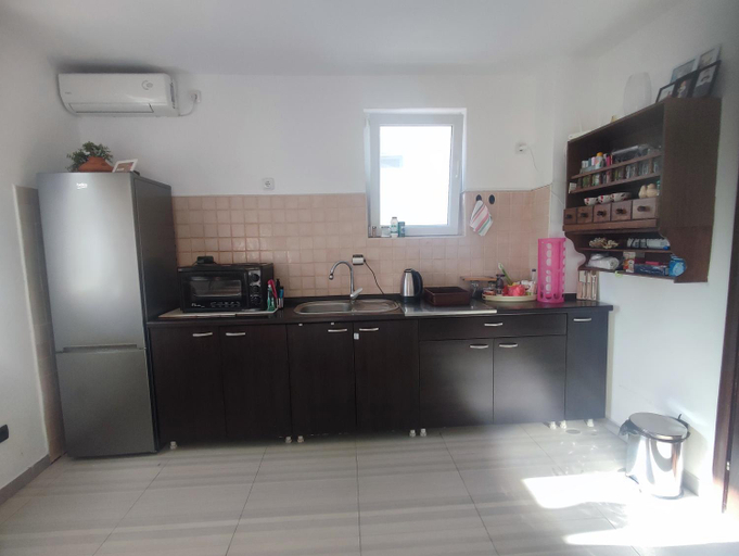 Others 4, Villa Nautica