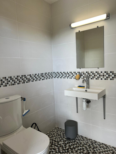 Bathroom, La roulotte MAGIC ! des Grillots, Allier