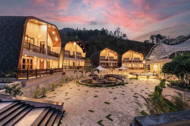 Front of property - evening/night 4, Latauli Sanctuary, Narayani
