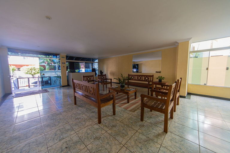 Room 4, Apto a 750m da Praia da Enseada com Ar e Wi-fi, Guarujá