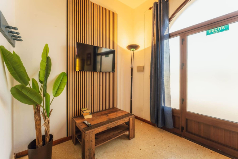 Room 5, Tal Jordan Complex - The Butterfly