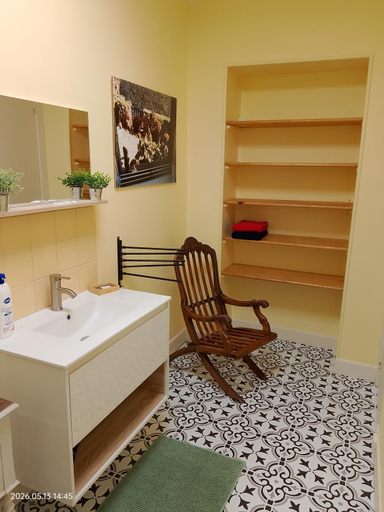 Bathroom 3, Moulin de la Varenne, Puy-de-Dôme