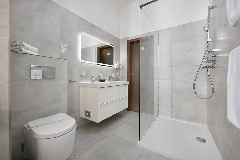 Bathroom 3, U Schnellu, Praha 6