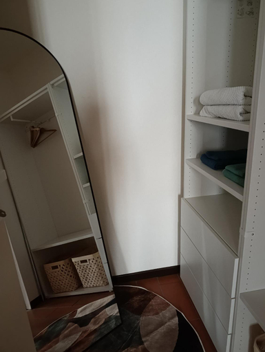 Others 5, Lo studio nel borgo, Florence