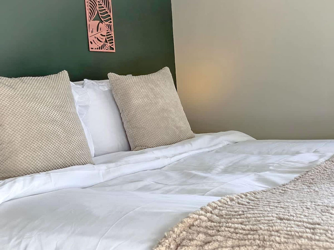 Room 5, Perfect Booking 2 Bed Home in Merthyr Tydfil, Merthyr Tydfil