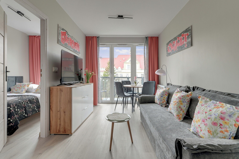 Room 3, Mostek 2101 PinkGray by Grand Apartments, Gdańsk City