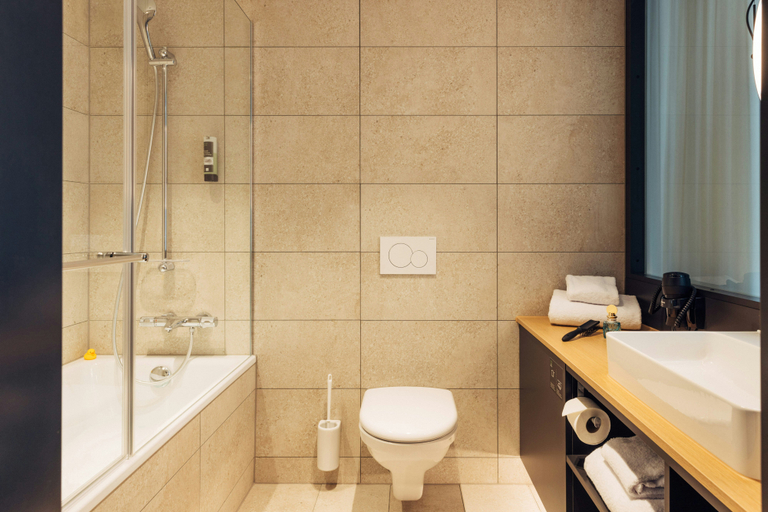 Bathroom 4, Harry's Home Bern Ostermundigen, Bern