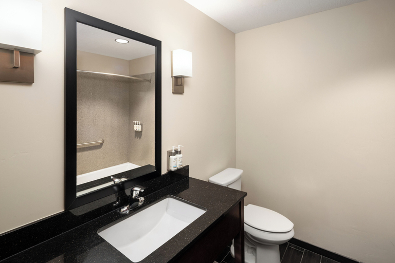 Bathroom 4, Garner Hotel Page - Lake Powell Area by IHG, Coconino