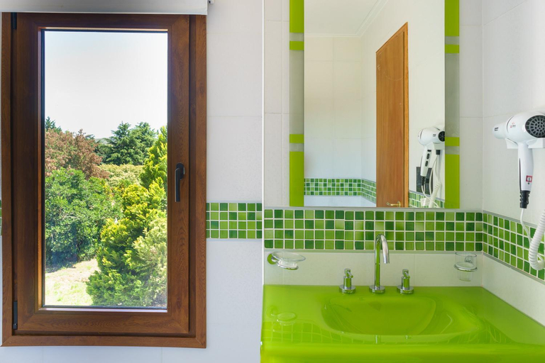 Bathroom 5, Mellmell en la Sierra, Tandil