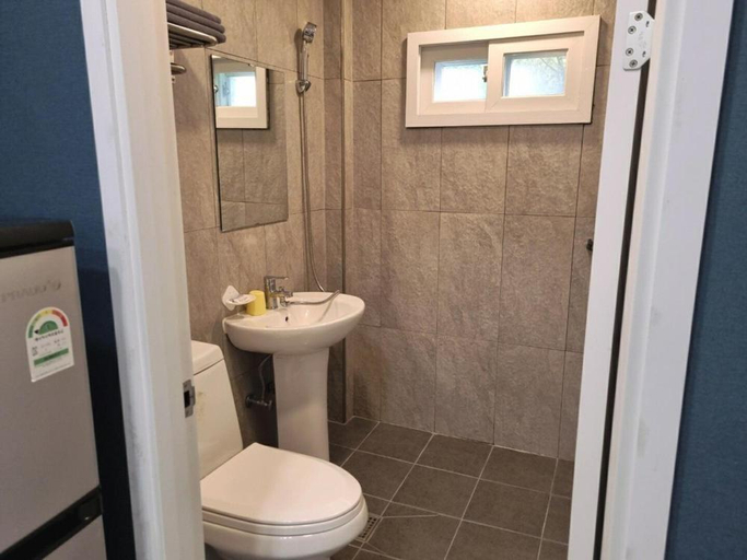 Bathroom, Yeongheungdo Forest Caravan, Ongjin