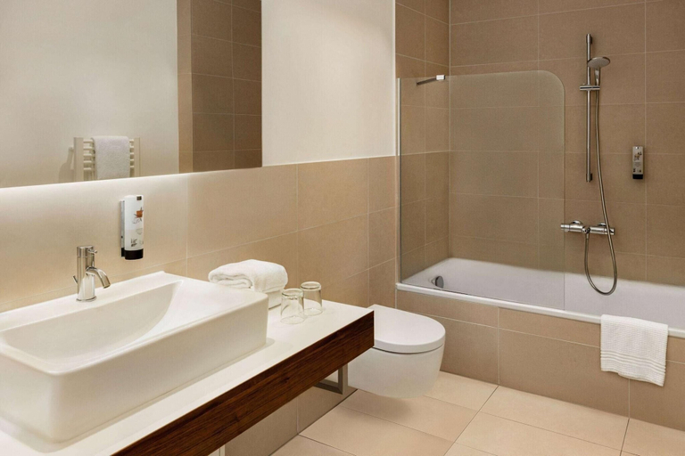 Bathroom 5, AMEDIA Plaza Dresden, Dresden