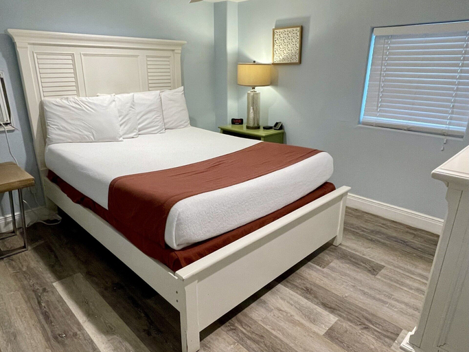 Room, Beachgate Condo Suites And Hotel 112 1 Bedroom Condo, Nueces