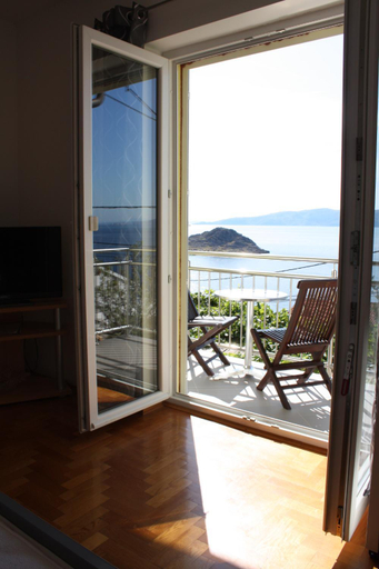 Others 5, Apartments Lidija, Senj