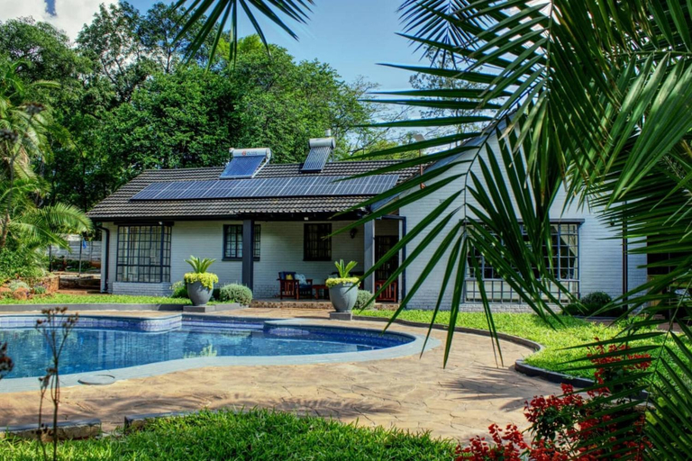 5, Luxurious Private Villa with Pool Near Sam Levys Village, Harare