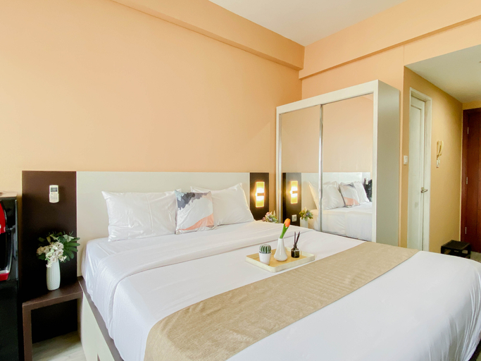 Bedroom 2, Functional Studio at Apartment Tamansari Mahogany Karawang By Travelio, Karawang