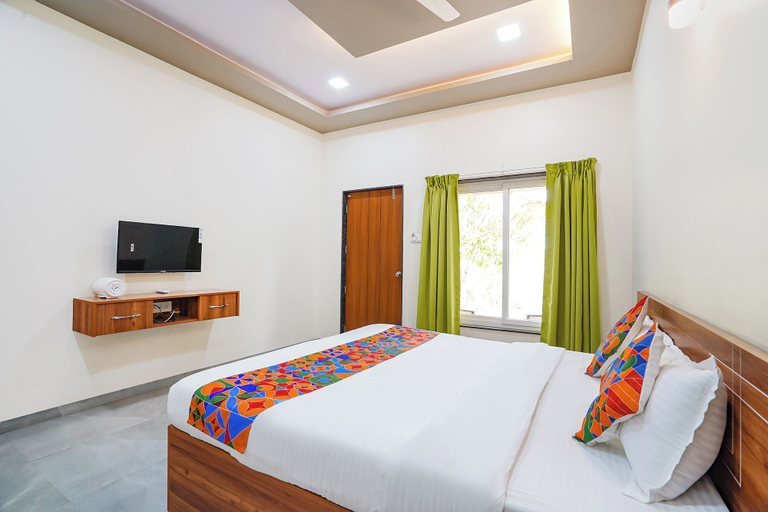 Room 5, Fabhotel Nakshtra Resort, Sangli