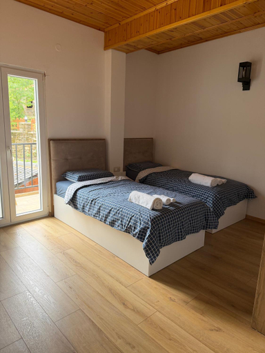 Bedroom 2, Bujtina Lugina e vjoses, Përmetit