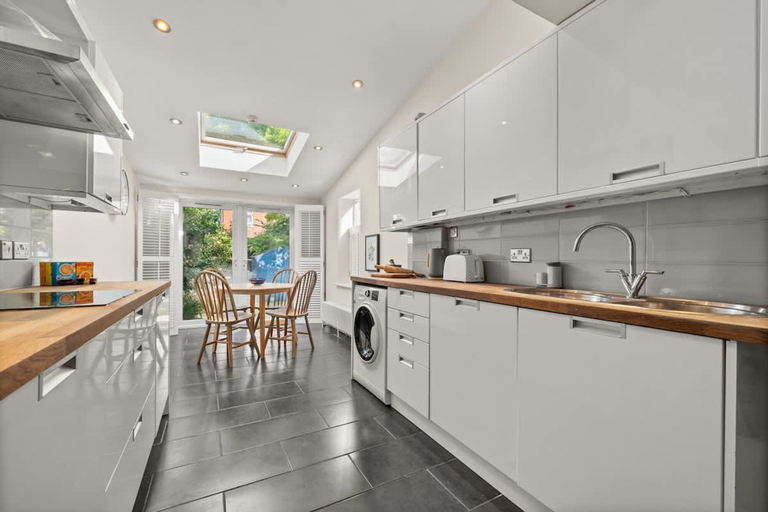 Room 4, Reading Station - Modern Home w Garden Sleeps 6, Reading