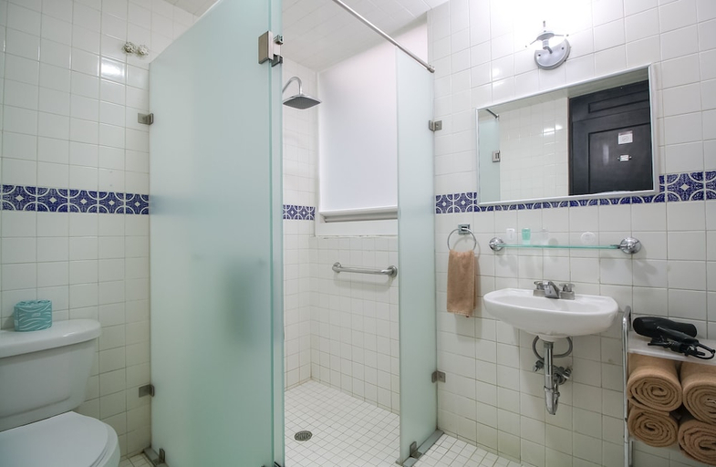 Bathroom 3, Hotel Casino Morelia, Morelia