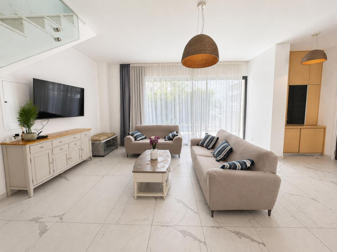 Others 5, Villa "Imperial 1" with pool - 3 bedroom near mall