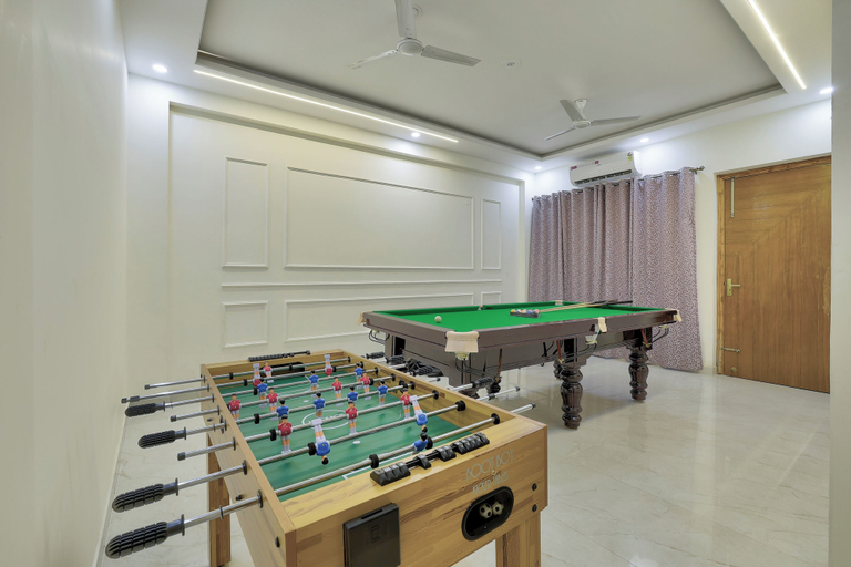 Game room 5, Alaya Stays Freesia 3BHK Apartment, Gautam Buddha Nagar