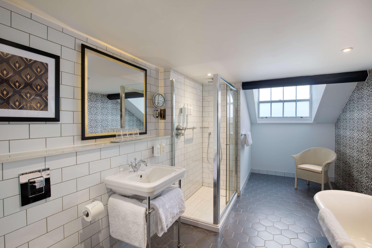 Bathroom 5, Elmbank York, Tapestry Collection by Hilton, York