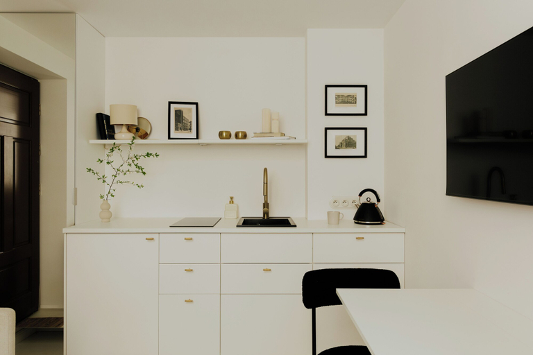 Dining 5, N46 Studio Apartment, Warsaw