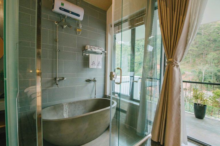 Bathroom 3, Shanti Wellness Sanctuary, Lạc Dương