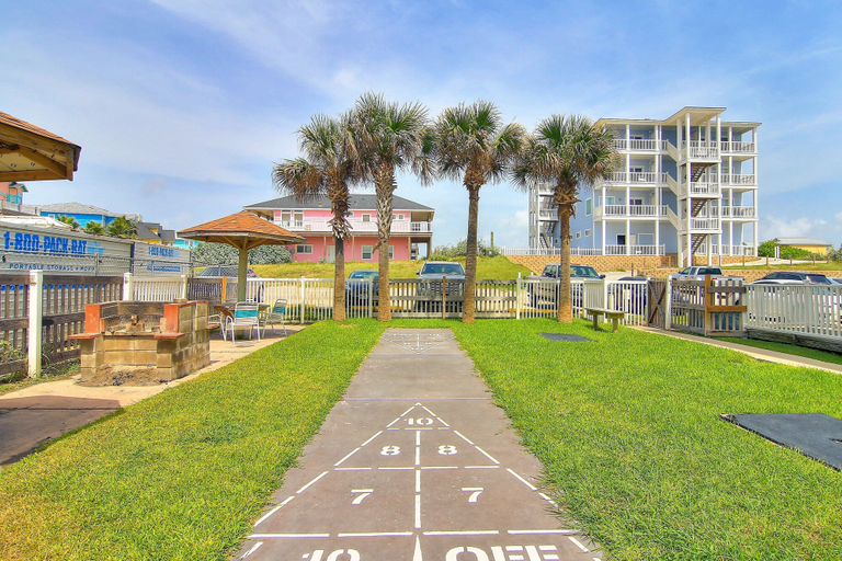 Property grounds 2, Beachgate Condo Suites And Hotel 112 1 Bedroom Condo, Nueces