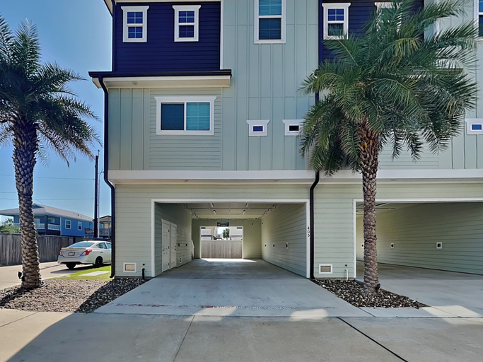 Exterior & Views, Port A's Flip Flops & Pop Tops by Silver Sands Vacation Rentals, Nueces